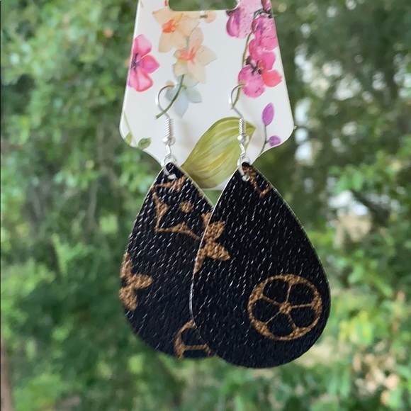 Brown Designer Look Earrings NWT PU Leather - Picture 1 of 6